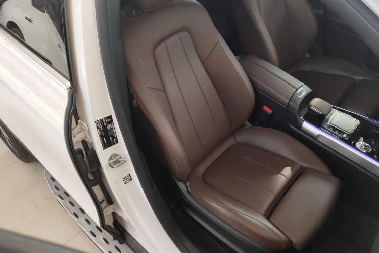 Used Mercedes-Benz GLB 2023 GLB 220 Fashion Model Right Front Seat