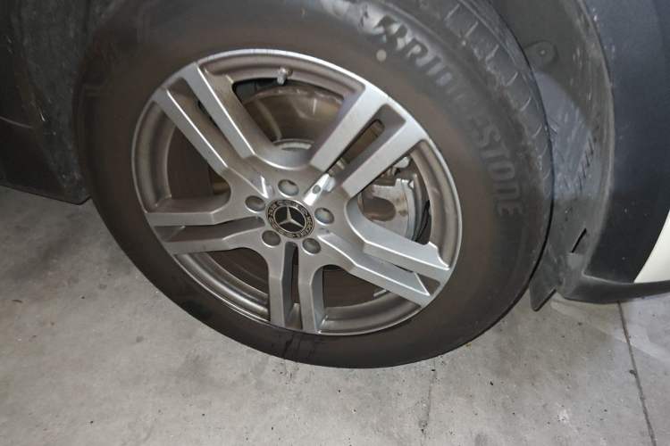 Used Mercedes-Benz GLB 2023 GLB 220 Sport Edition Right Front Wheel Hub