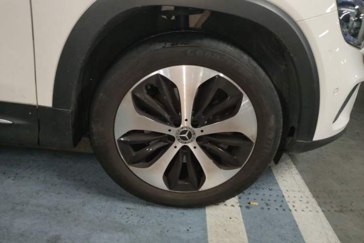 Used Mercedes-Benz GLB 2023 GLB 220 Fashion Model Right Front Wheel Hub