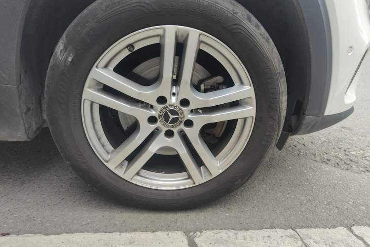 Used Mercedes-Benz GLB 2023 GLB 220 Sport Edition Right Front Wheel Hub