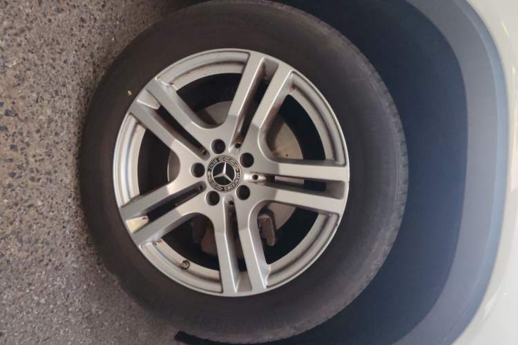 Used Mercedes-Benz GLB 2023 Refreshed GLB 200 Dynamic Edition Right Front Wheel Hub