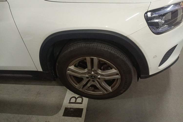 Used Mercedes-Benz GLB 2023 GLB 220 Sport Edition Right Front Wheel Hub