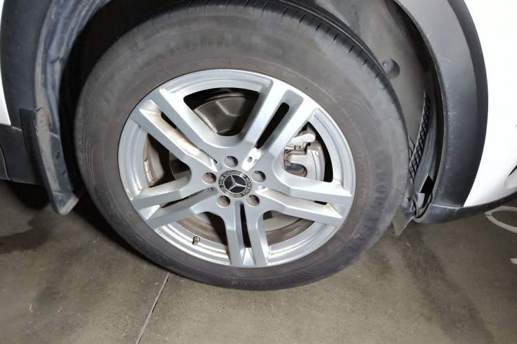 Used Mercedes-Benz GLB 2023 GLB 220 Sport Edition Right Front Wheel Hub