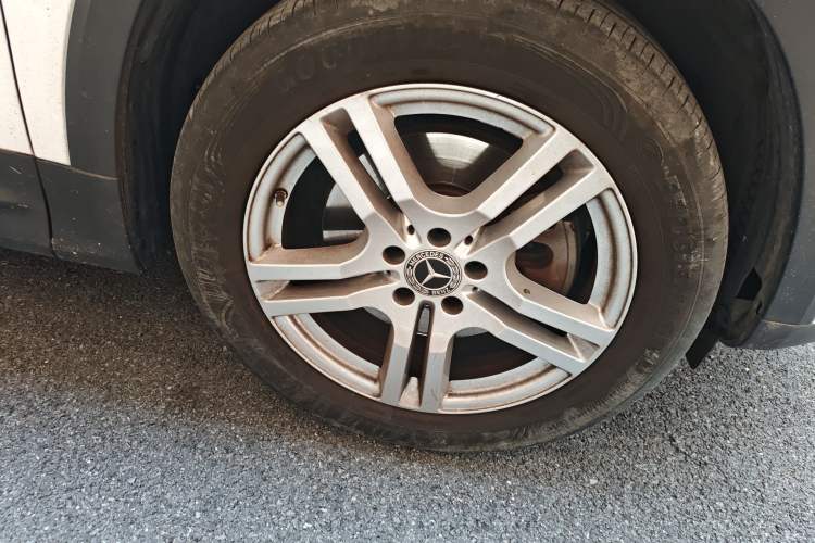 Used Mercedes-Benz GLB 2023 GLB 220 Sport Edition Right Front Wheel Hub
