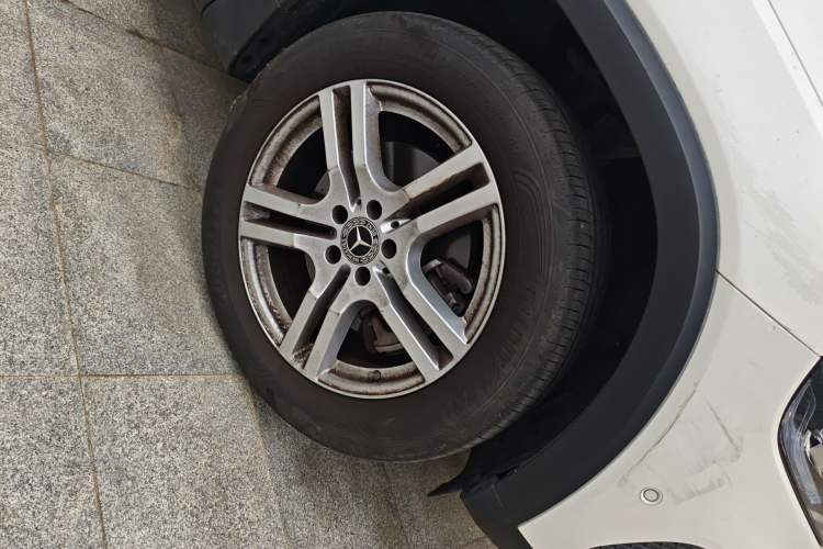 Used Mercedes-Benz GLB 2023 GLB 220 Sport Edition Right Front Wheel Hub