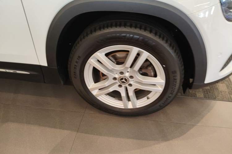 Used Mercedes-Benz GLB 2023 GLB 220 Sport Edition Right Front Wheel Hub