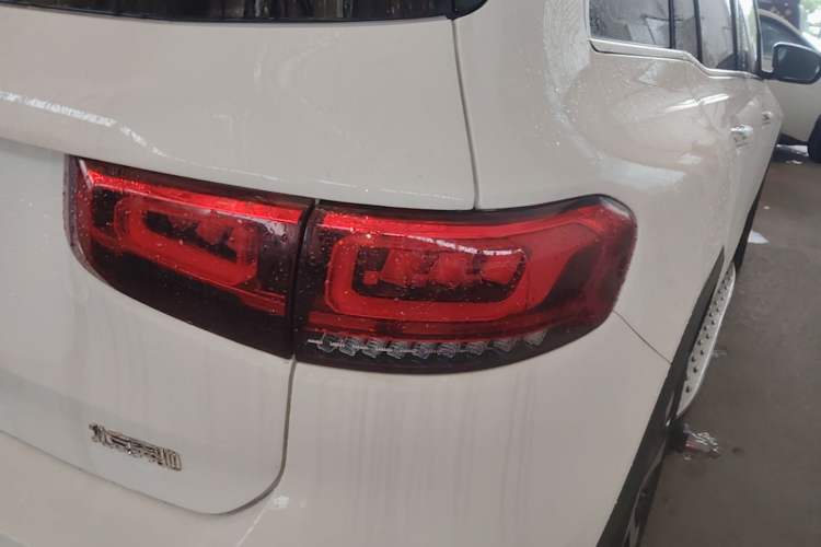 Used Mercedes-Benz GLB 2023 GLB 220 Fashion Model Right Rear Taillight