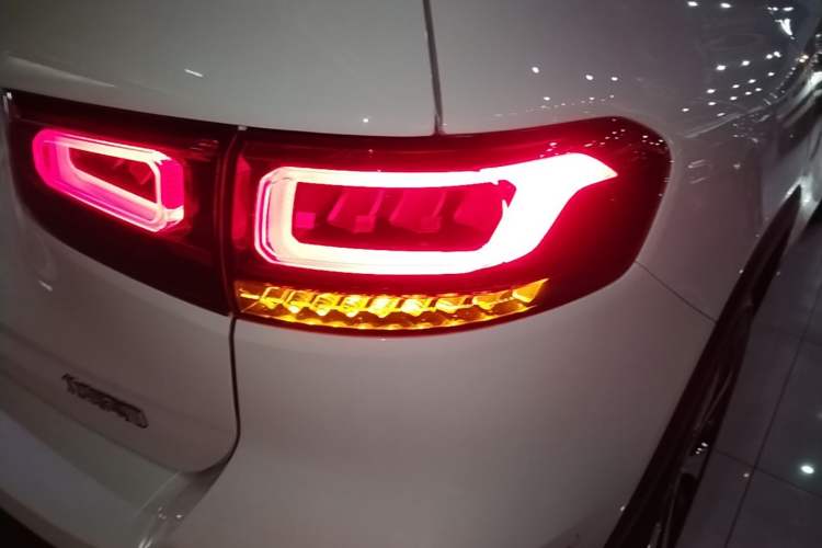 Used Mercedes-Benz GLB 2023 GLB 220 Fashion Model Right Rear Taillight