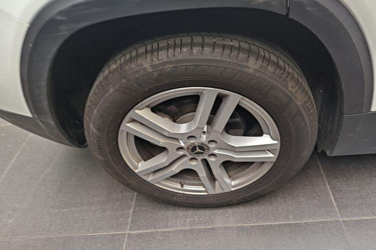 Used Mercedes-Benz GLB 2023 GLB 200 Dynamic Edition Right Rear Wheel Hub