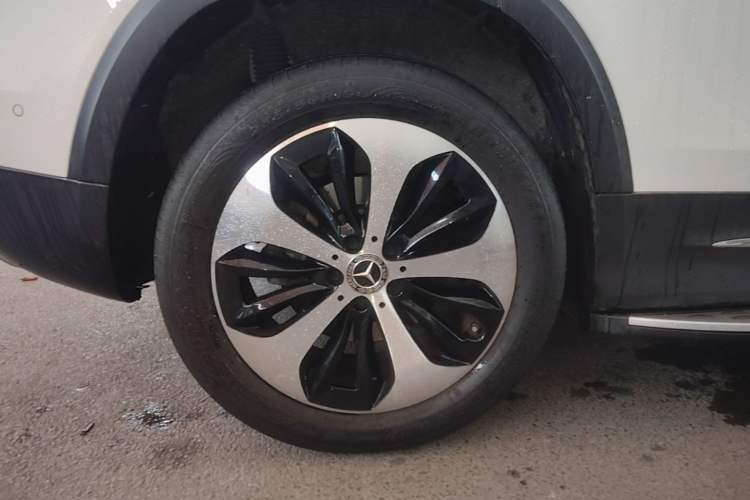 Used Mercedes-Benz GLB 2023 GLB 220 Fashion Model Right Rear Wheel Hub