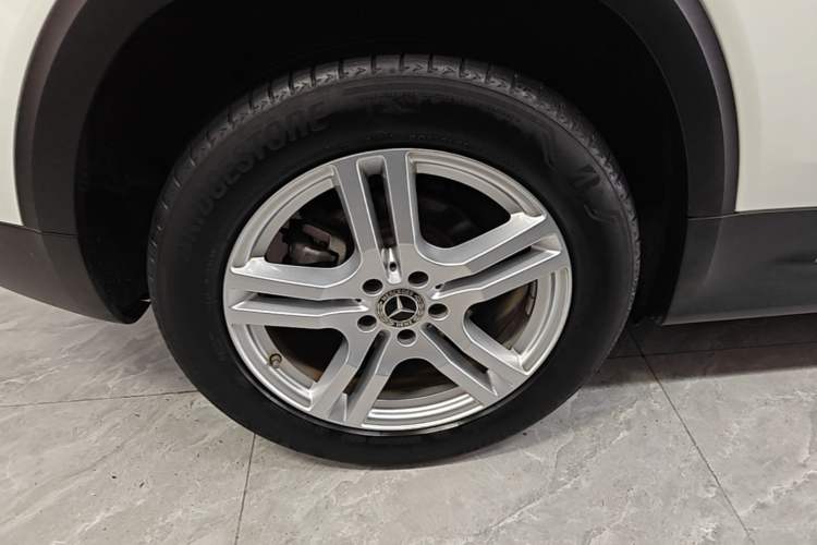 Used Mercedes-Benz GLB 2023 GLB 200 Dynamic Edition Right Rear Wheel Hub