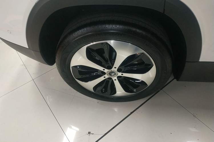 Used Mercedes-Benz GLB 2023 GLB 220 Fashion Model Right Rear Wheel Hub
