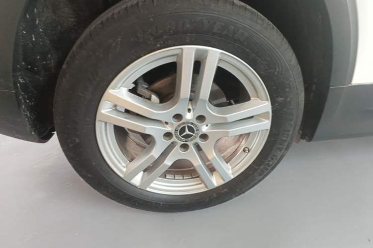 Used Mercedes-Benz GLB 2023 GLB 220 Sport Edition Right Rear Wheel Hub