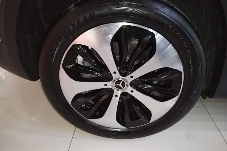 Used Mercedes-Benz GLB 2023 GLB 220 Fashion Model Right Rear Wheel Hub