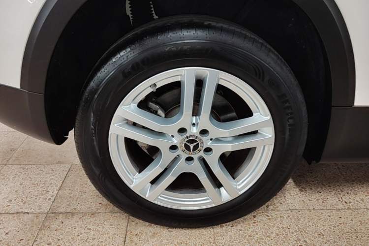 Used Mercedes-Benz GLB 2023 GLB 200 Fashion Model Right Rear Wheel Hub