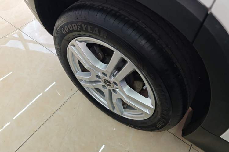 Used Mercedes-Benz GLB 2023 Refreshed GLB 200 Dynamic Edition Right Rear Wheel Hub