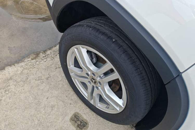 Used Mercedes-Benz GLB 2023 GLB 220 Sport Edition Right Rear Wheel Hub