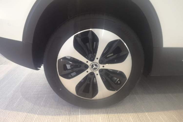 Used Mercedes-Benz GLB 2023 GLB 220 Fashion Model Right Rear Wheel Hub