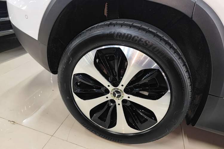 Used Mercedes-Benz GLB 2023 GLB 220 Fashion Model Right Rear Wheel Hub