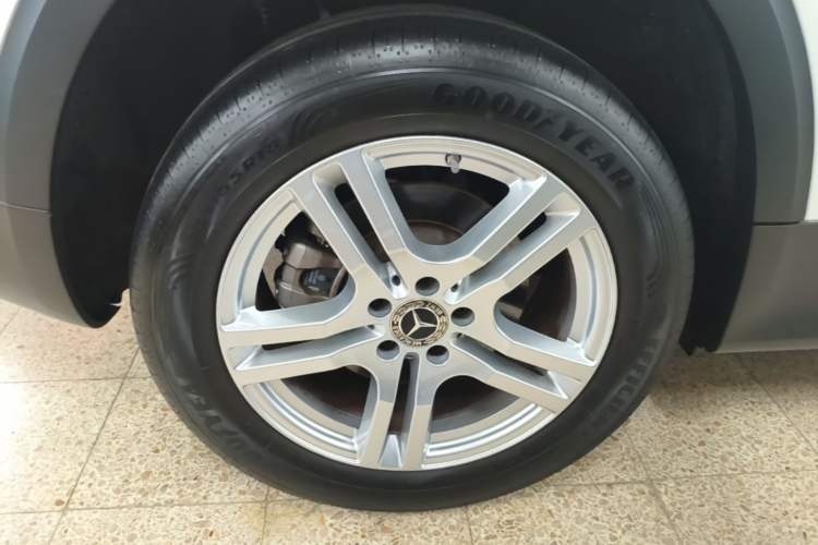 Used Mercedes-Benz GLB 2023 GLB 200 Fashion Model Right Rear Wheel Hub