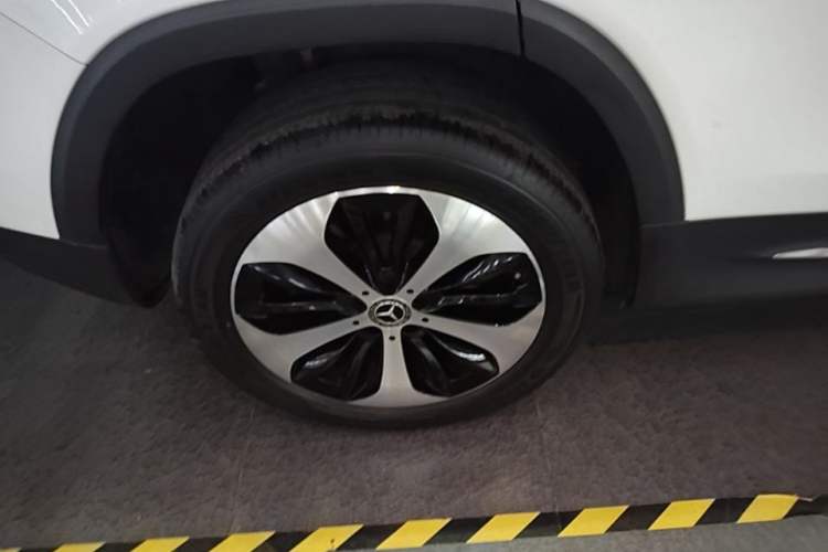 Used Mercedes-Benz GLB 2023 GLB 220 Fashion Model Right Rear Wheel Hub