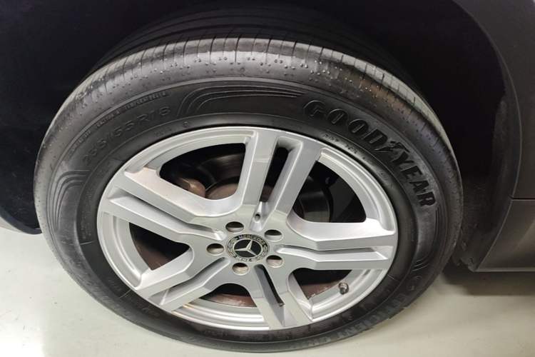 Used Mercedes-Benz GLB 2023 GLB 220 Sport Edition Right Rear Wheel Hub