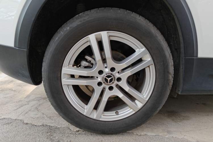 Used Mercedes-Benz GLB 2023 GLB 200 Dynamic Edition Right Rear Wheel Hub