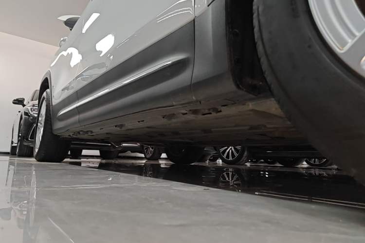 Used Mercedes-Benz GLB 2023 GLB 200 Dynamic Edition Right Side Sill