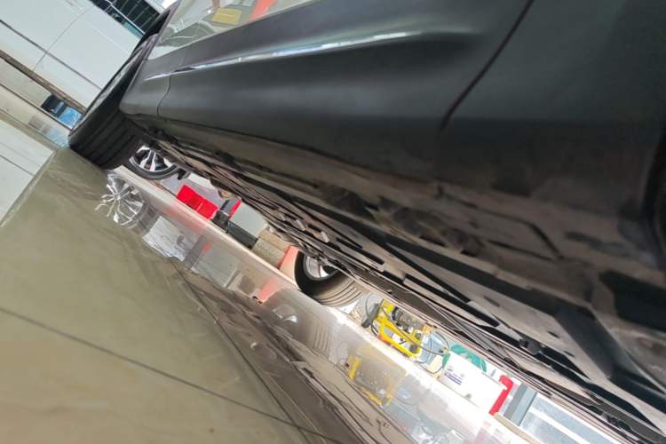 Used Mercedes-Benz GLB 2023 Refreshed GLB 200 Dynamic Edition Right Side Sill