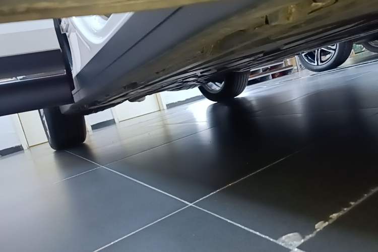 Used Mercedes-Benz GLB 2023 GLB 220 Sport Edition Right Side Sill