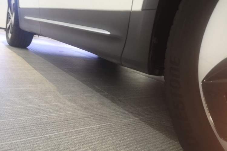 Used Mercedes-Benz GLB 2023 GLB 220 Fashion Model Right Side Sill