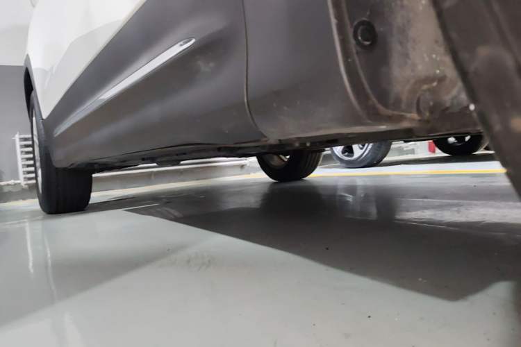 Used Mercedes-Benz GLB 2023 GLB 200 Dynamic Edition Right Side Sill