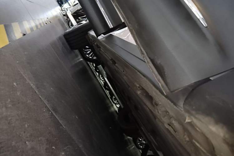 Used Mercedes-Benz GLB 2023 GLB 220 Fashion Model Right Side Sill