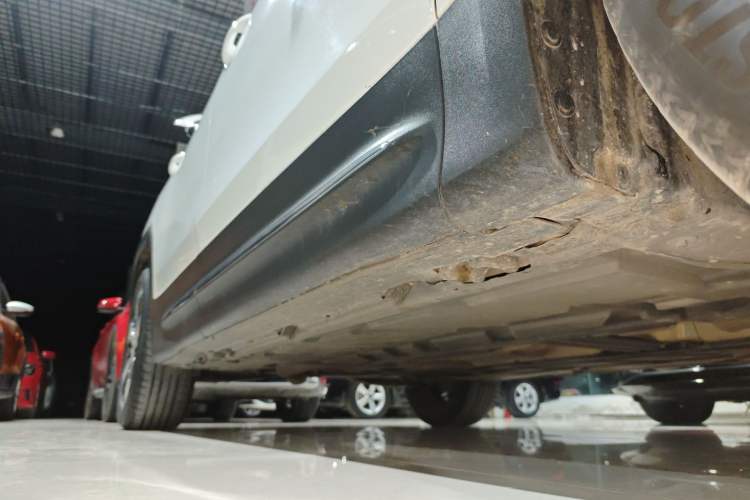 Used Mercedes-Benz GLB 2023 GLB 220 Fashion Model Right Side Sill