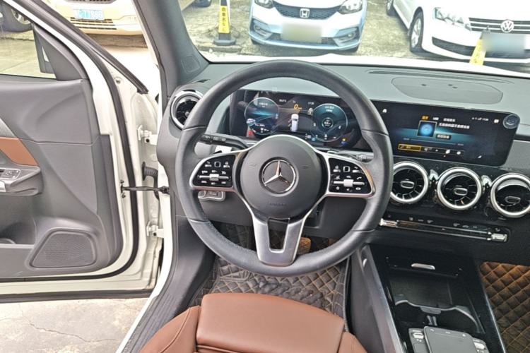 Used Mercedes-Benz GLB 2023 GLB 200 Dynamic Edition Steering Wheel