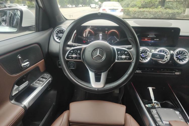 Used Mercedes-Benz GLB 2023 GLB 220 Sport Edition Steering Wheel
