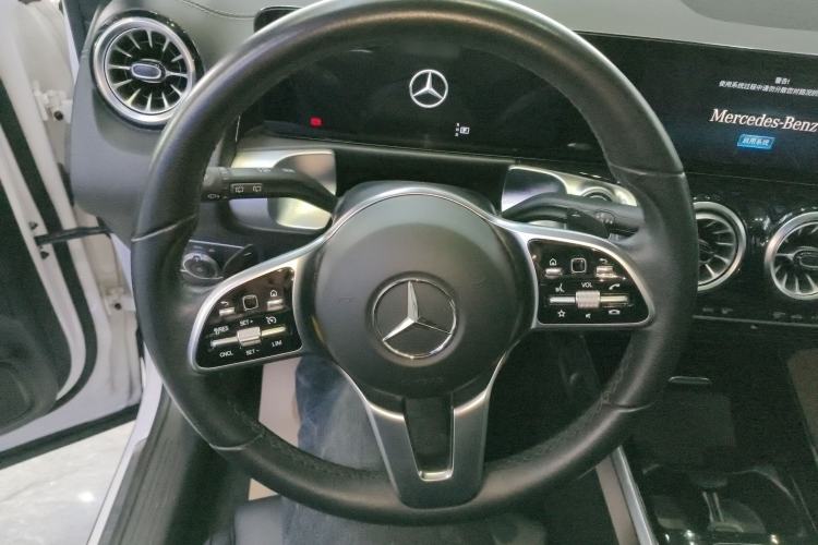 Used Mercedes-Benz GLB 2023 GLB 220 Fashion Model Steering Wheel