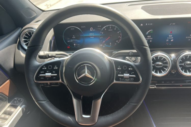 Used Mercedes-Benz GLB 2023 GLB 220 Fashion Model Steering Wheel
