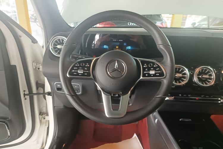 Used Mercedes-Benz GLB 2023 GLB 220 Sport Edition Steering Wheel