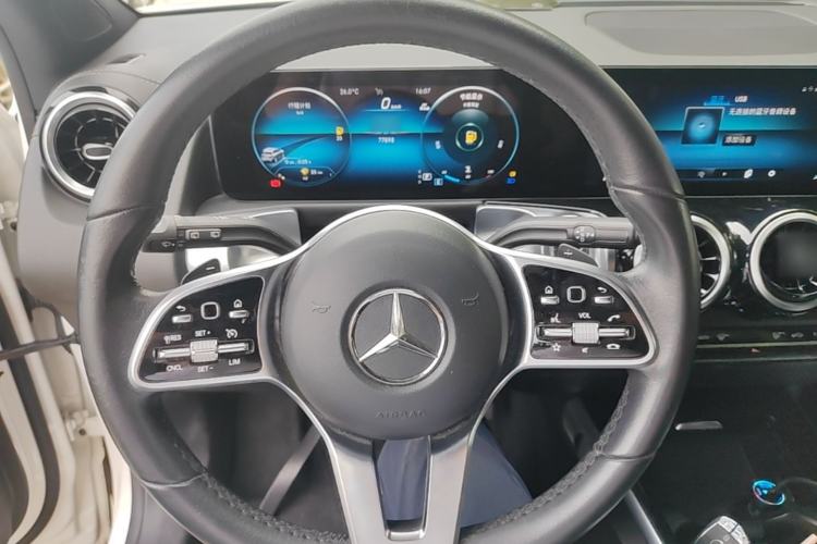Used Mercedes-Benz GLB 2023 GLB 200 Fashion Model Steering Wheel