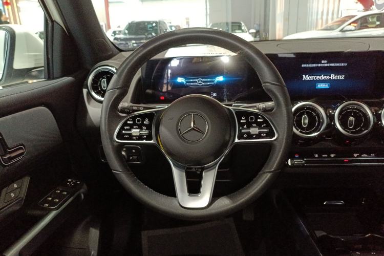 Used Mercedes-Benz GLB 2023 Refresh GLB 200 Fashion Edition Steering Wheel