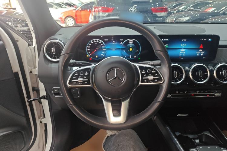 Used Mercedes-Benz GLB 2023 GLB 200 Dynamic Edition Steering Wheel