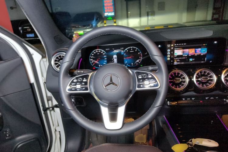 Used Mercedes-Benz GLB 2023 GLB 220 Sport Edition Steering Wheel