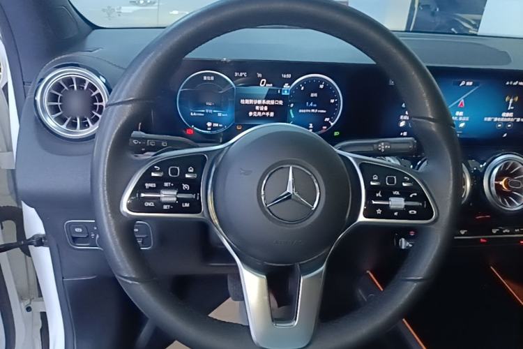 Used Mercedes-Benz GLB 2023 GLB 220 Sport Edition Steering Wheel