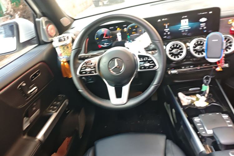 Used Mercedes-Benz GLB 2023 GLB 220 Sport Edition Steering Wheel