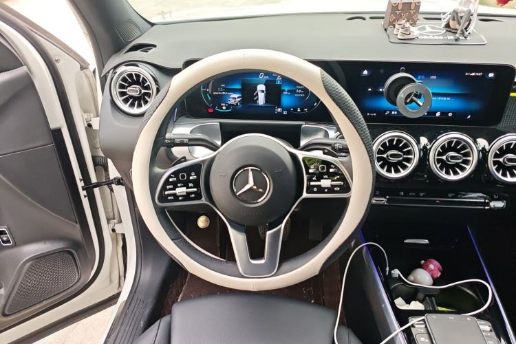 Used Mercedes-Benz GLB 2023 GLB 220 Sport Edition Steering Wheel