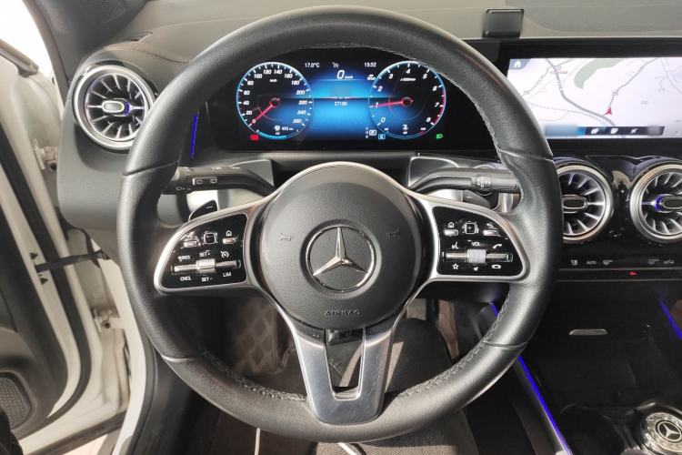 Used Mercedes-Benz GLB 2023 GLB 220 Fashion Model Steering Wheel