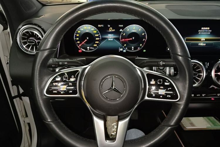 Used Mercedes-Benz GLB 2023 GLB 220 Fashion Model Steering Wheel