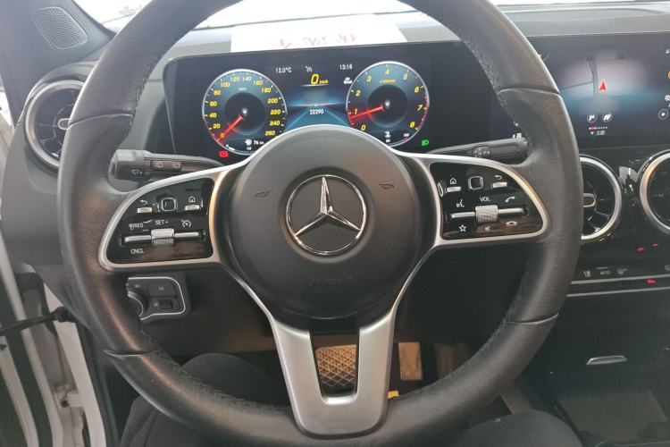 Used Mercedes-Benz GLB 2023 GLB 200 Fashion Model Steering Wheel