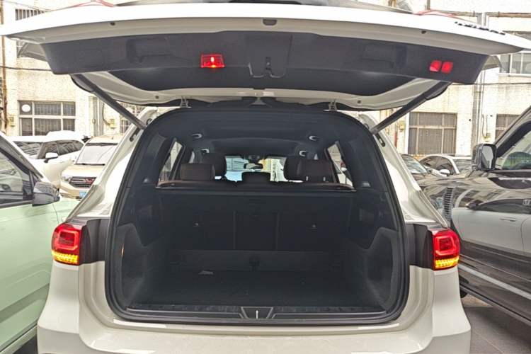 Used Mercedes-Benz GLB 2023 GLB 200 Dynamic Edition Trunk